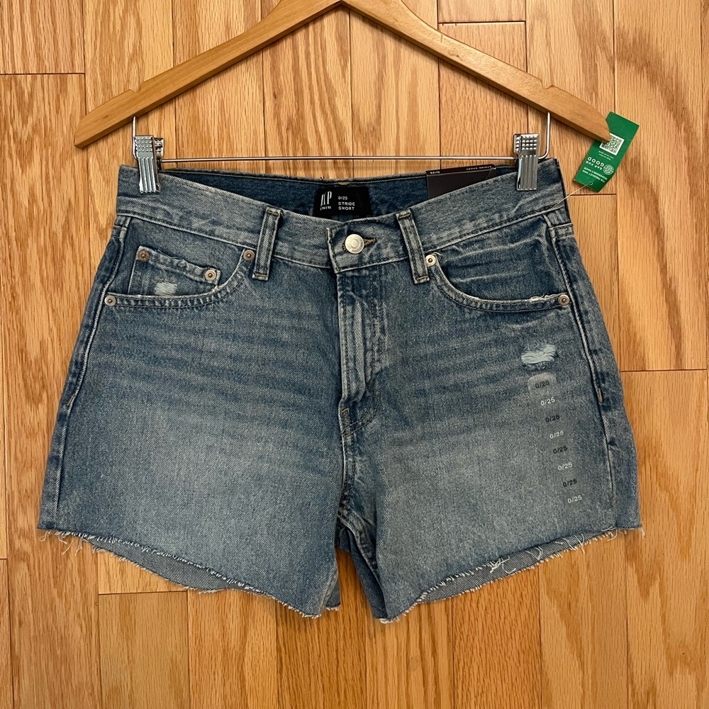 NWT GAP Stride Denim Short